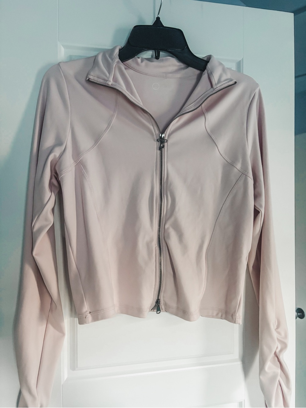 Gilly Hicks active jacket